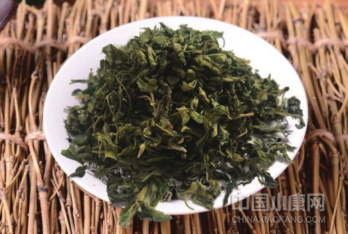 再续前缘  唐宋时期，青海牧民用“藏雪茶”换取日用品，使之在中原地带风靡一时，2012年班玛县与藏雪茶再续前缘