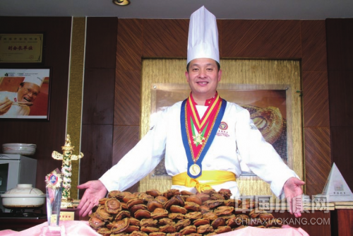 常胜，是世界御厨杨贯一得意弟子，被誉为中国新一代的鲍鱼之王。
