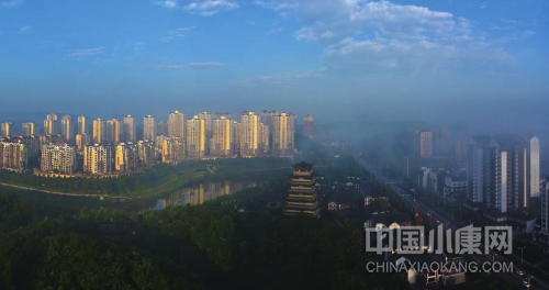 西大门 荣昌位于重庆最西边的川渝交界处，素有“重庆西大门”之称。图为荣昌晨雾全景图